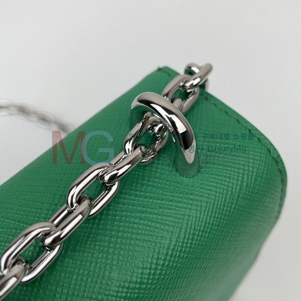����� ���ǾƳ� ũ�ν��� 1BD032-A-4