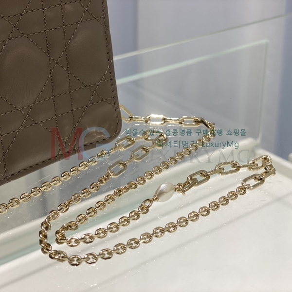 ��� ü�� �Ŀ�ġ 940101-A-3