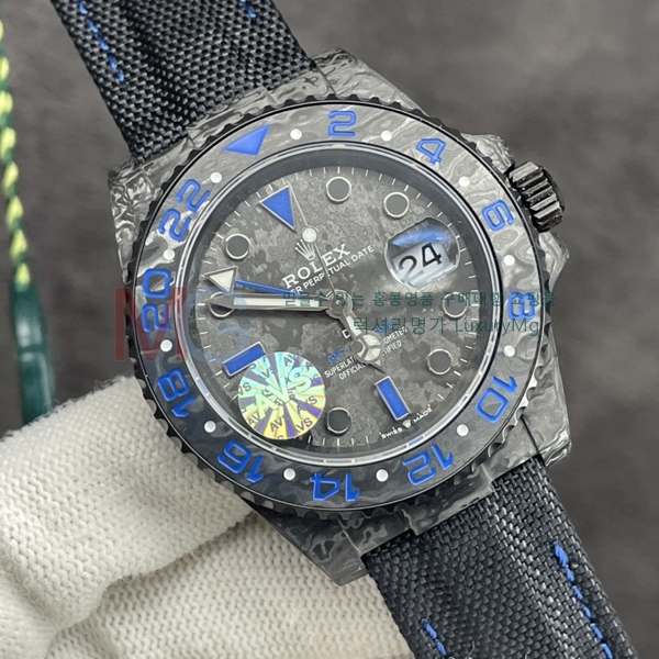 �η��� �Ż� �ð� RM318666-2