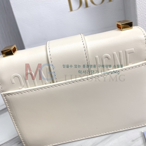 ��� 30 ������ ����ũ�� �ڽ��� 5A188132-5
