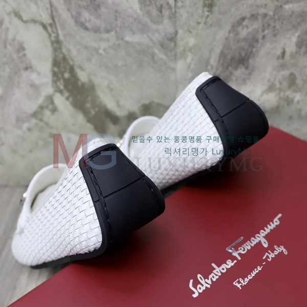 ��󰡸� ���� JH002634