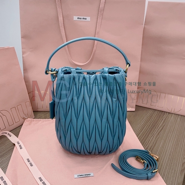 �̿�̿� �ΰ� ��Ʋ��� ����� 5BE084-4