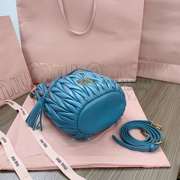 �̿�̿� �ΰ� ��Ʋ��� ����� 5BE084-4