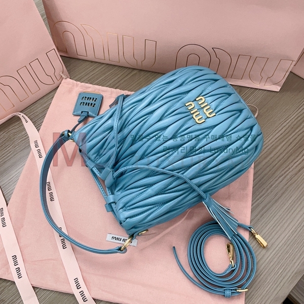�̿�̿� �ΰ� ��Ʋ��� ����� 5BE084-4