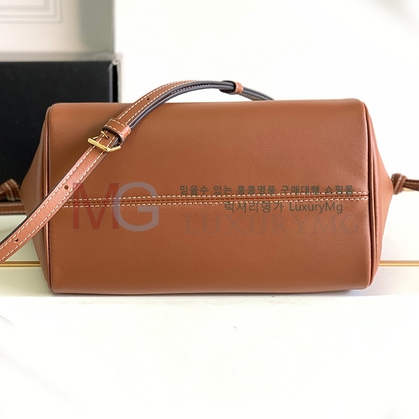 ������ ī�ٽ� ��ο콺Ʈ�� Ʈ������ �� 111013-A-3