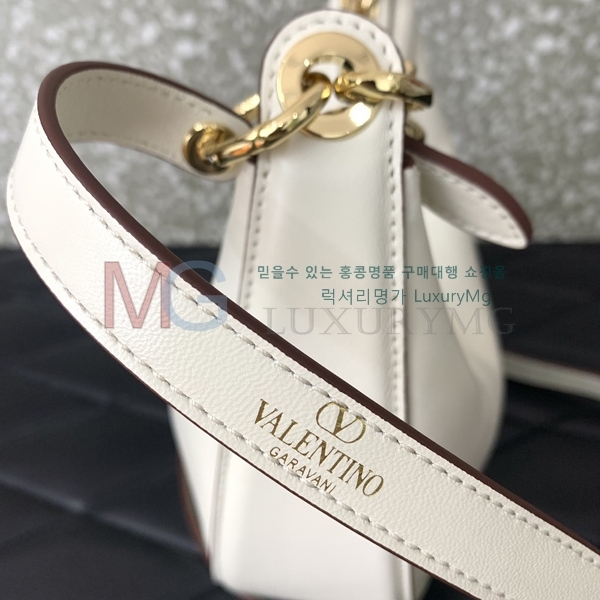 �߷�Ƽ�� ���̷ΰ� �� �̴� ȣ���� V0096-1