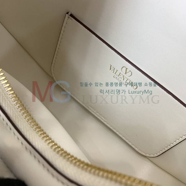 �߷�Ƽ�� ���̷ΰ� �� �̴� ȣ���� V0096-1