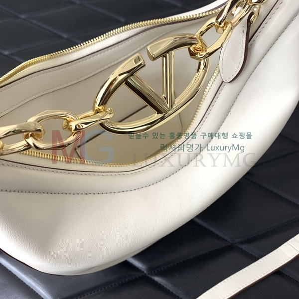 �߷�Ƽ�� ���̷ΰ� �� �̴� ȣ���� V0096-1