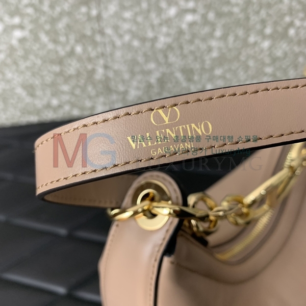 �߷�Ƽ�� ���̷ΰ� �� �̴� ȣ���� V0096-6