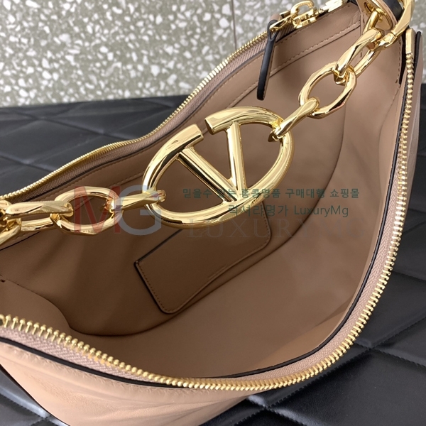 �߷�Ƽ�� ���̷ΰ� �� �̴� ȣ���� V0096-6