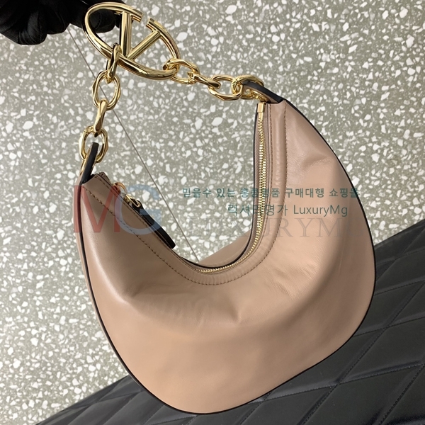 �߷�Ƽ�� ���̷ΰ� �� �̴� ȣ���� V0096-6