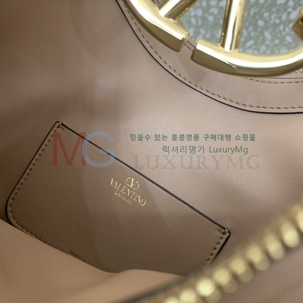 �߷�Ƽ�� ���̷ΰ� �� �̴� ȣ���� V0096-6
