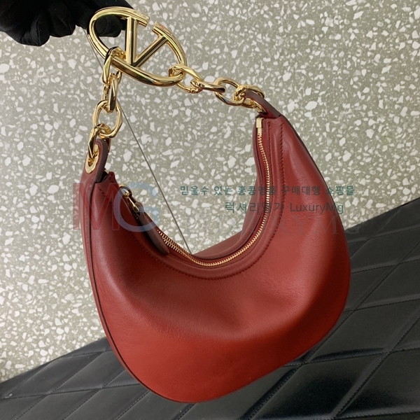 �߷�Ƽ�� ���̷ΰ� �� �̴� ȣ���� V0096-3