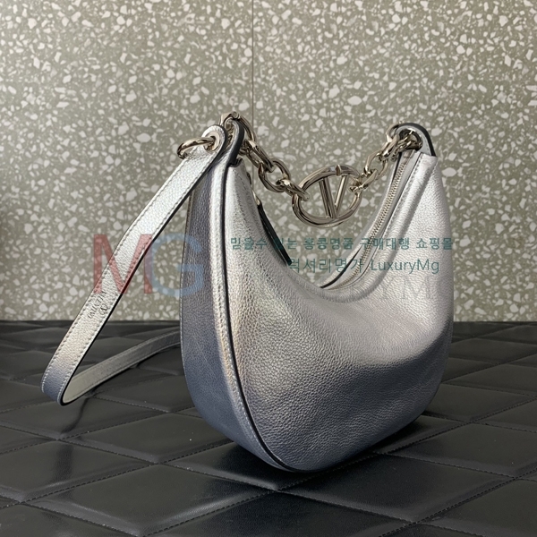 �߷�Ƽ�� ���̷ΰ� �� �̴� ȣ���� V0096-5