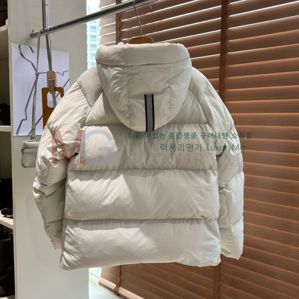 ���� ĳ���ٱ��� Junction �ٿ� �е� C236622-1