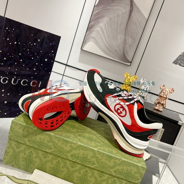  ���� Gucci  Run ����Ŀ�� GU250215