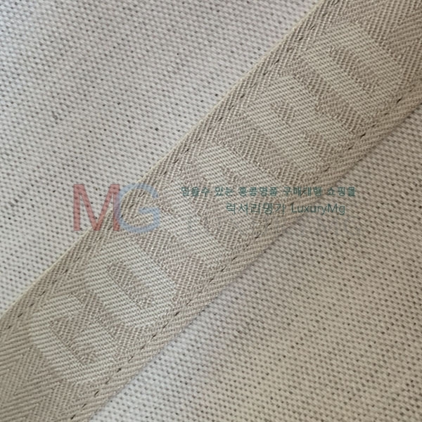 ���ߵ� �ٷ� 40 ������ �� G020248-5