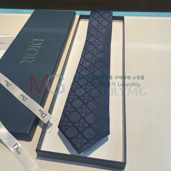 ��� ��Ÿ�� HE27698-1