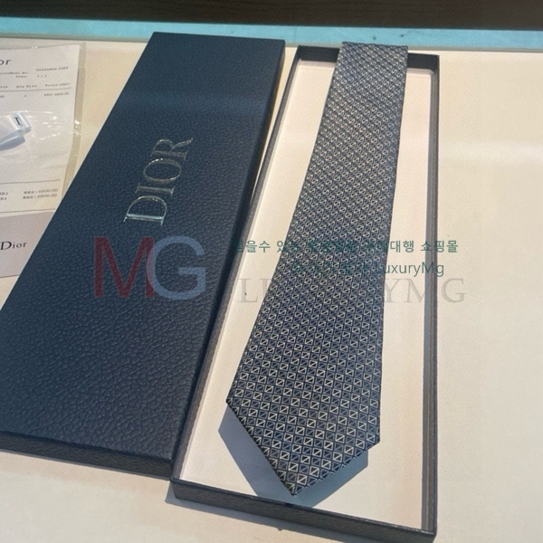 ��� ��Ÿ�� HE27697-2