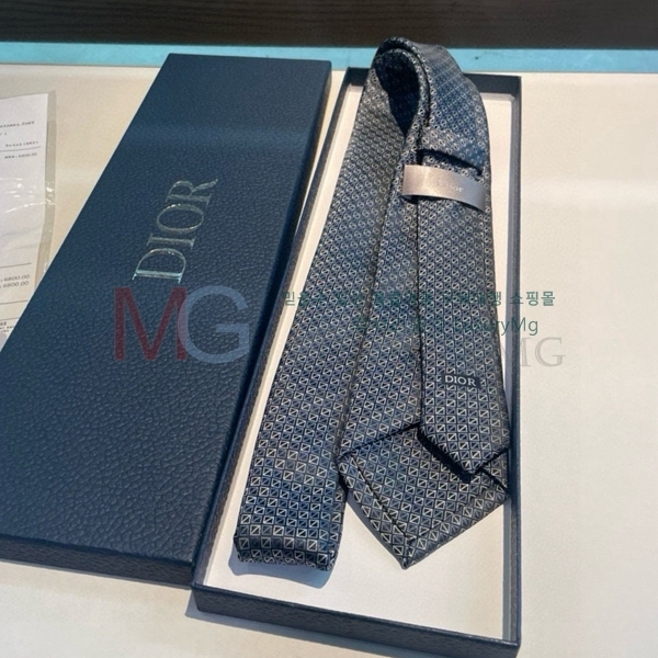 ��� ��Ÿ�� HE27697-2