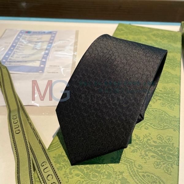 ���� ��Ÿ�� HE286904-5