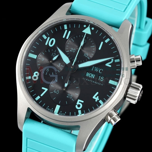  ���̴������� �����ƽ �ð� W69385-6 (41mm)