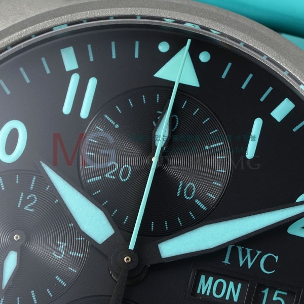  ���̴������� �����ƽ �ð� W69385-6 (41mm)