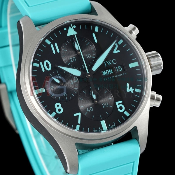  ���̴������� �����ƽ �ð� W69385-6 (41mm)
