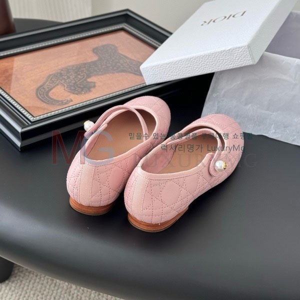  ��� �÷����� DR834025