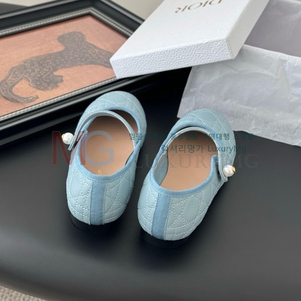  ��� �÷����� DR834025-2