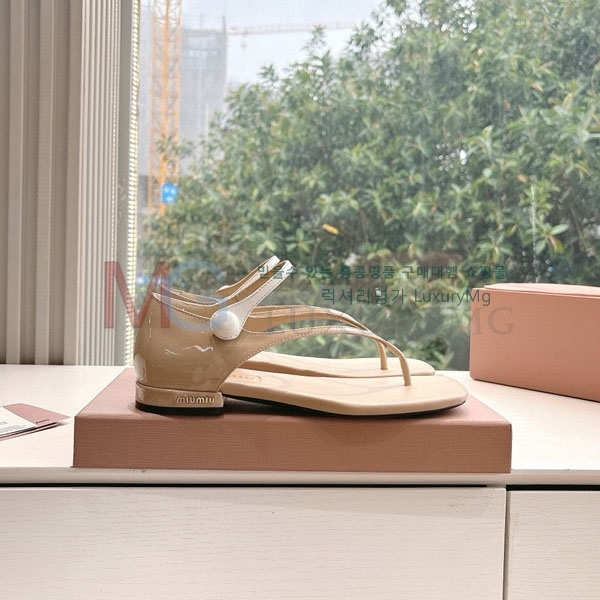 �̿�̿� ���� �ɸ� R7099062-2