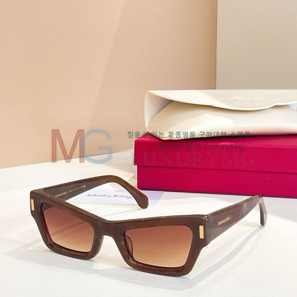 ��󰡸� ���۶� FO599061