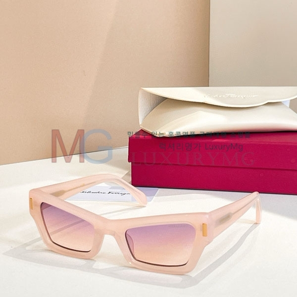 ��󰡸� ���۶� FO599061