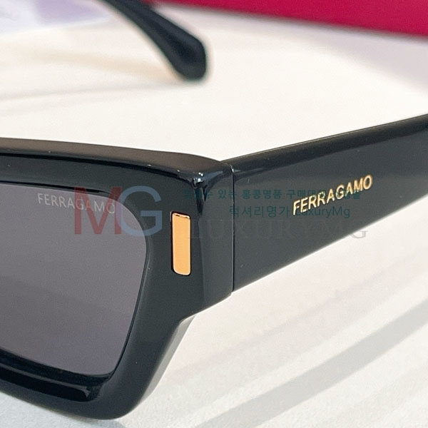 ��󰡸� ���۶� FO599061