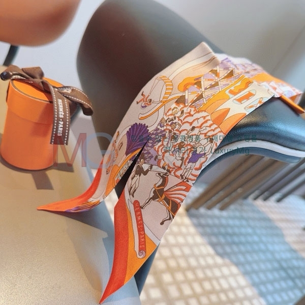 �����޽� Ʈ���� HE211405