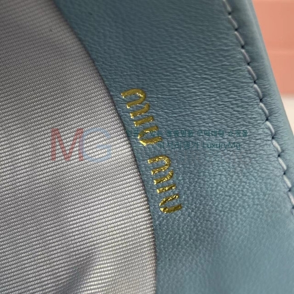 �̿�̿� ���׶�� ���� ���� ī�� Ȧ�� 5MV976-5