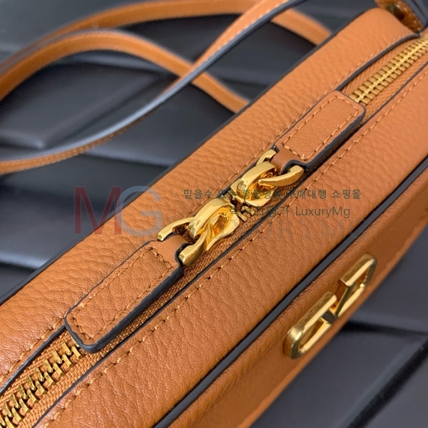 �߷�Ƽ�� ����ٴ� ũ�ν��� V6205-4