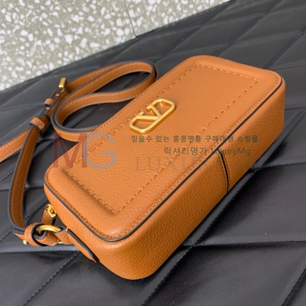 �߷�Ƽ�� ����ٴ� ũ�ν��� V6205-4