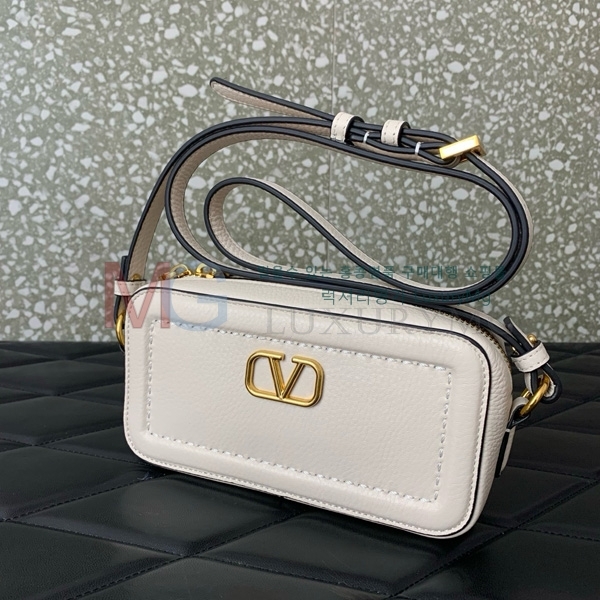 �߷�Ƽ�� ����ٴ� ũ�ν��� V6205-2