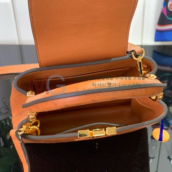 ���̺��� īǶ�� �̴� M94227-6