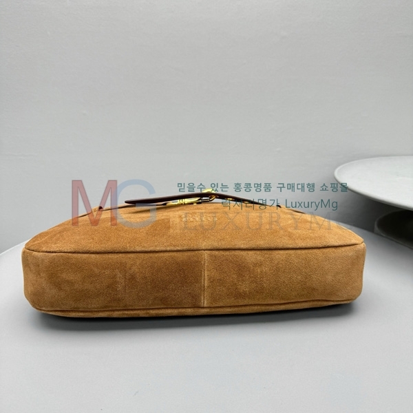 �̿�̿� �ƹ�ٸ� ����� 5BC182-4