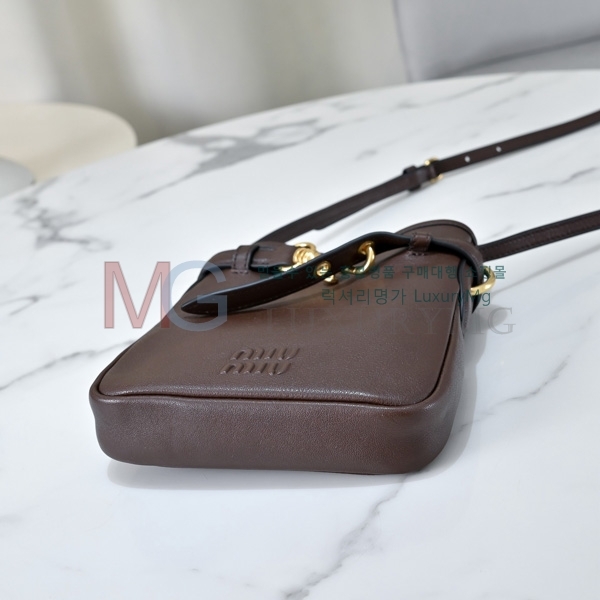 �̿�̿� ���� �ƹ�ٸ� ��Ʈ�� �Ŀ�ġ 5NR461-2