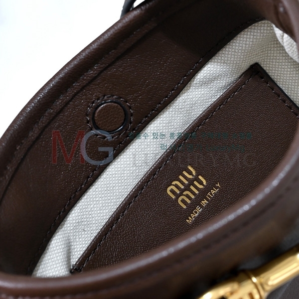 �̿�̿� ���� �ƹ�ٸ� ��Ʈ�� �Ŀ�ġ 5NR461-2