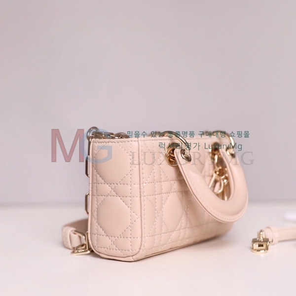 ��� ���̵� �� ���̹� �̴� M66750-105