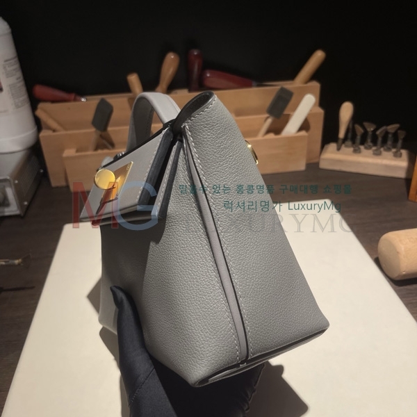 �����޽� 2424 21�� �̴� H541011-22