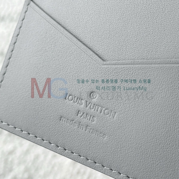 ���̺��� �н���Ʈ Ŀ�� �������� M14798-204