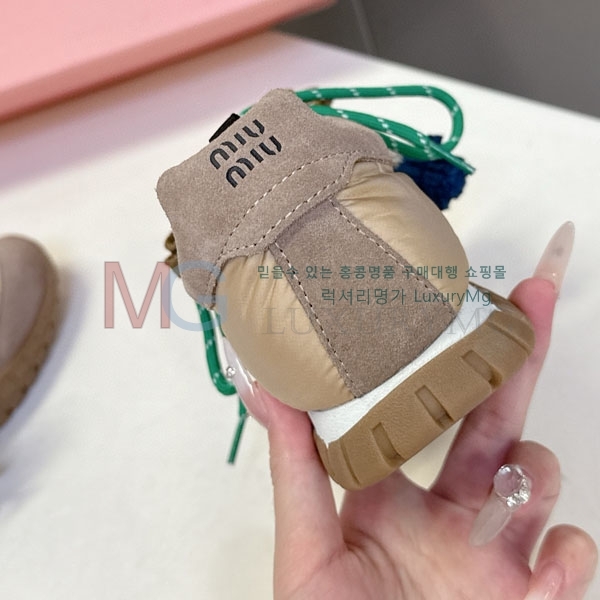 ���� �̿�̿� ����Ŀ�� MU56670-1