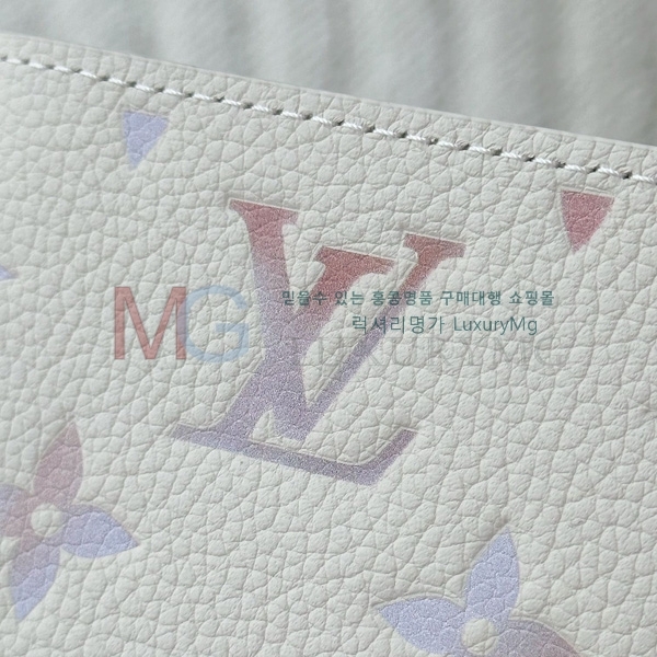 ���̺��� �н���Ʈ Ŀ�� M25917-50