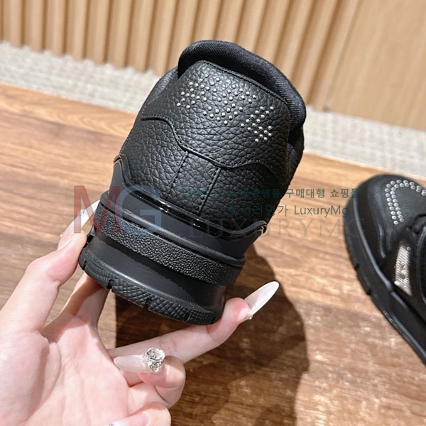  �������� ���̺��� 𝐋-𝐓𝐑𝐀𝐈𝐍𝐄𝐑 ����Ŀ�� 1LV522365