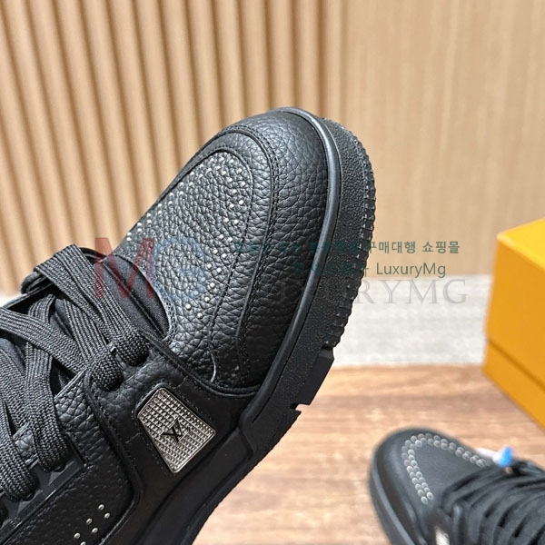  �������� ���̺��� 𝐋-𝐓𝐑𝐀𝐈𝐍𝐄𝐑 ����Ŀ�� 1LV522365